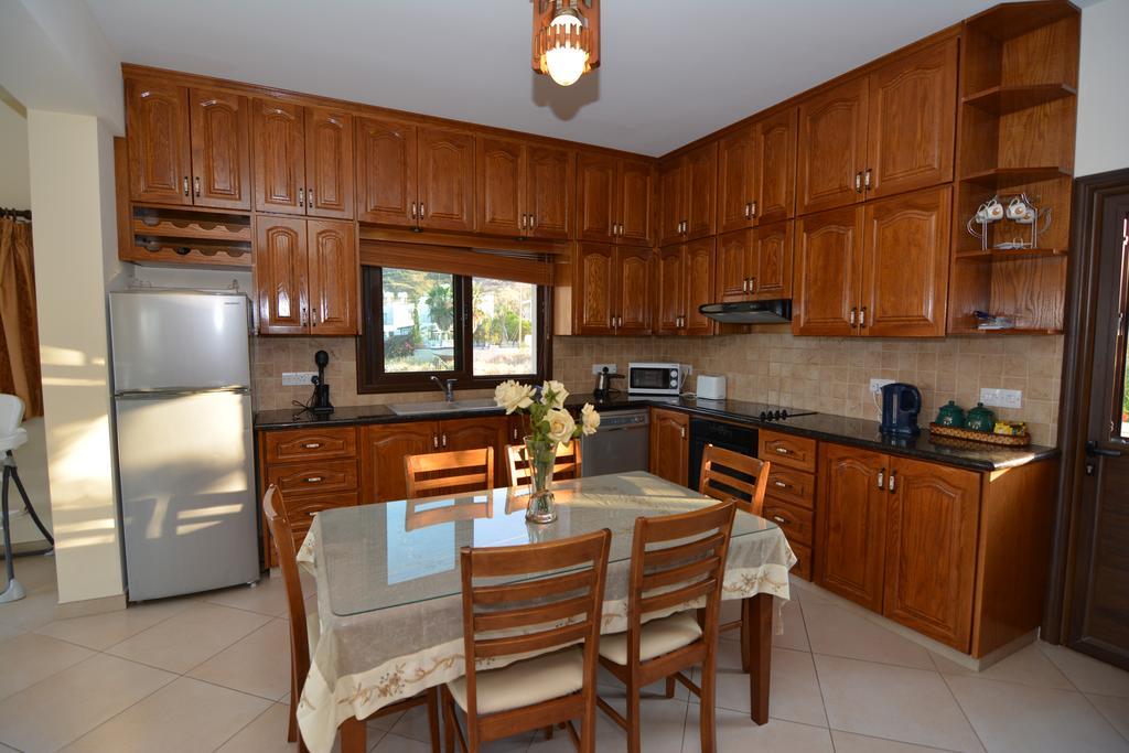 Kalli Villa بوموس الغرفة الصورة