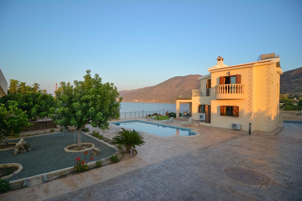 Kalli Villa بوموس الغرفة الصورة