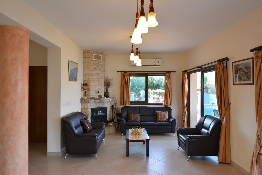 Kalli Villa بوموس الغرفة الصورة